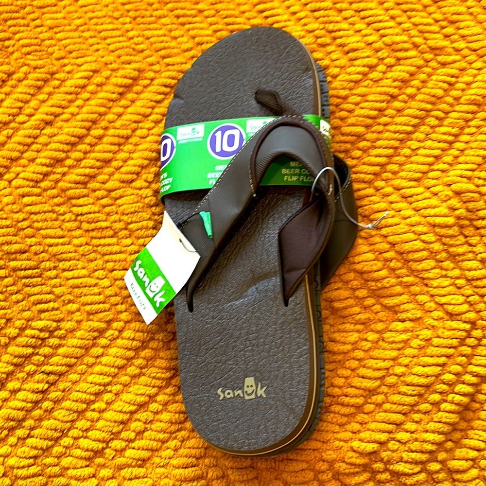 Sanuk Men’s Beer Cozy Flip Flops in Brown - Size 10.